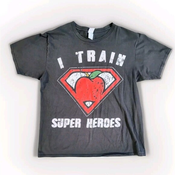 I Train Super Heroes Men's Size Large T-Shirt Coach Fitness Fast Shipping Teach - Picture 1 of 16